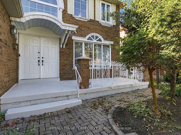 4th image of 8 Mallory Ave