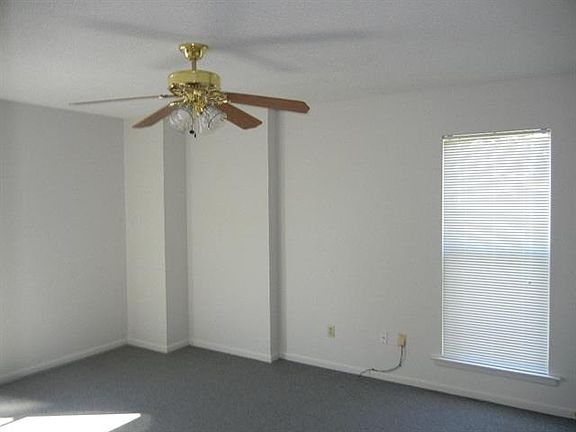 5th image of 4404 Lake Vista Dr APT C