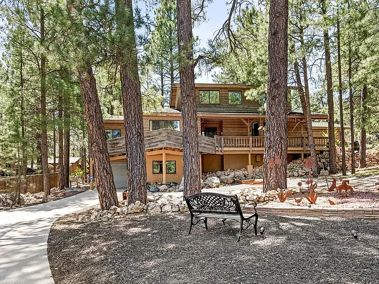 620 E Kristi Ln — Photo 1