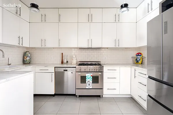 Rented by Sotheby's International Realty | media 7