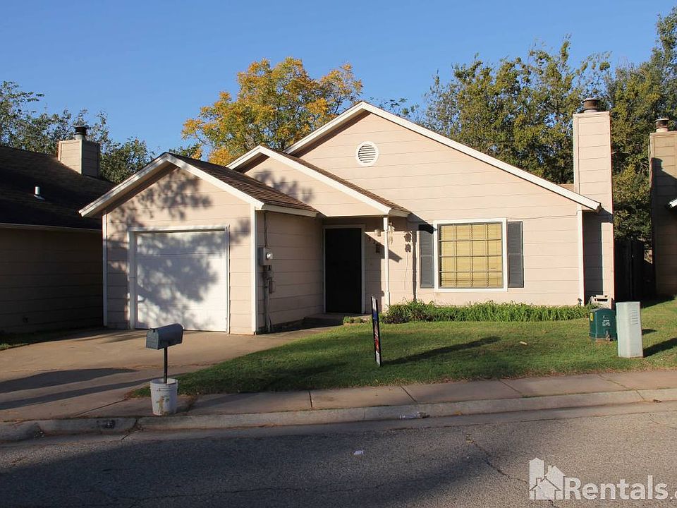 1st image of 325 Belmont Dr