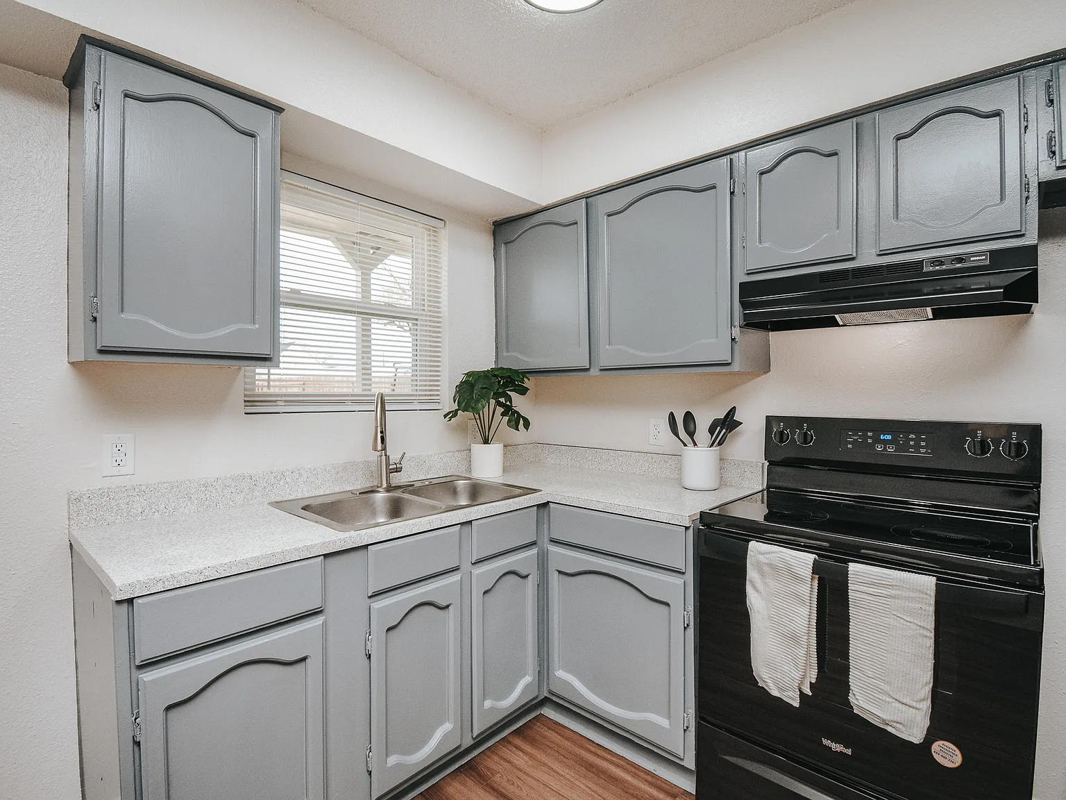 The District Apartments at Brazos — Photo 2