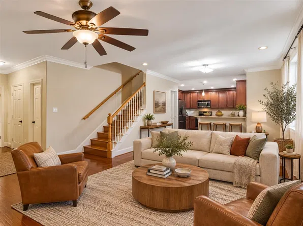 1430 W 24th St, Houston, TX 77008