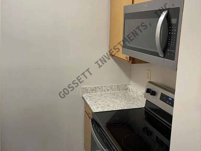 Mason Court Apartments — Photo 12