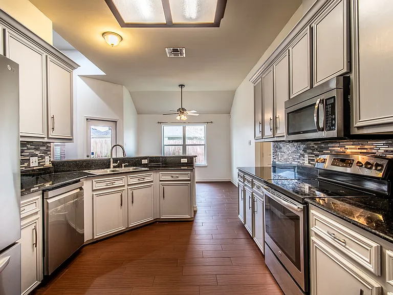 7013 Madiera Dr — Photo 13