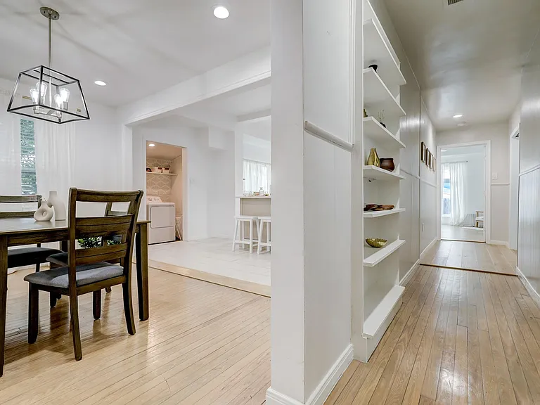 4801 Avenue H — Photo 10