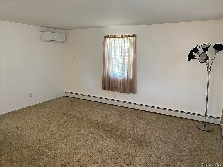 124 Chelsea Ave — Photo 3