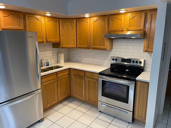 2nd image of 10711 5th Avenue Cut Off APT 402