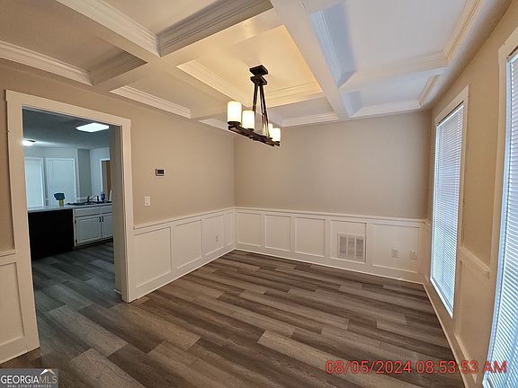 5th image of 618 Waterford Ln
