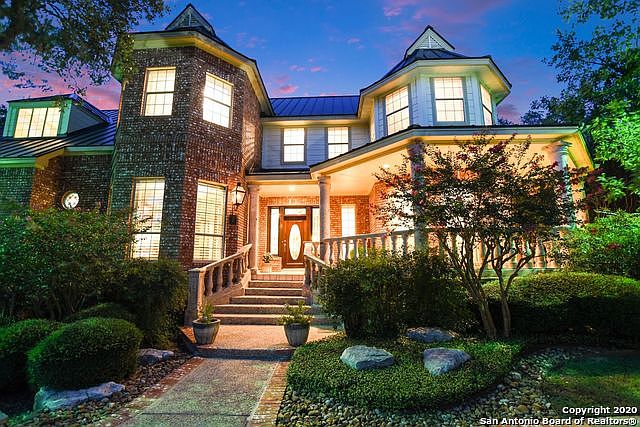 1st image of 7 Vineyard Dr