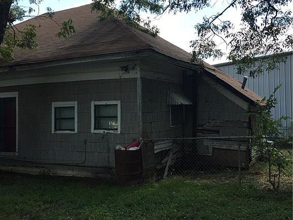 3rd image of 1413 N Brazos Ave