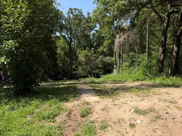 1504 An County Rd #419, Palestine, TX 75803