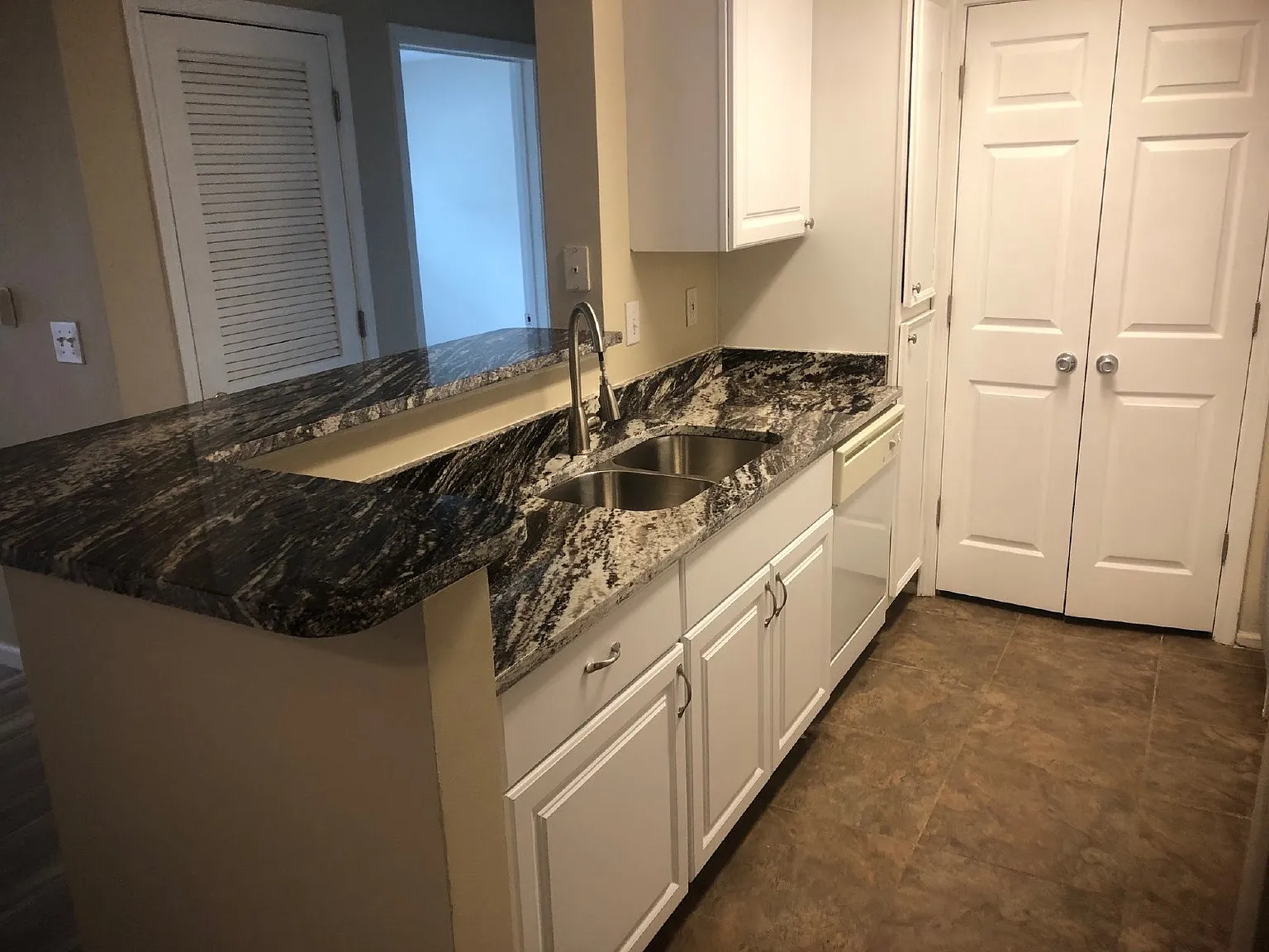 2 bed, 1.0 bath, 867 sqft, $1,495 — Photo 3