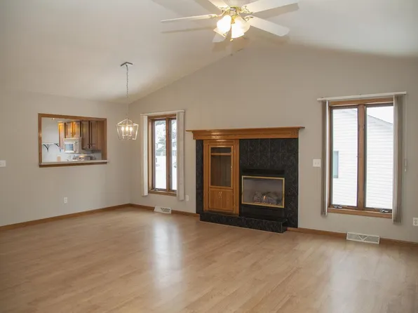 1045 Saddle Ridge, Portage, WI 53901