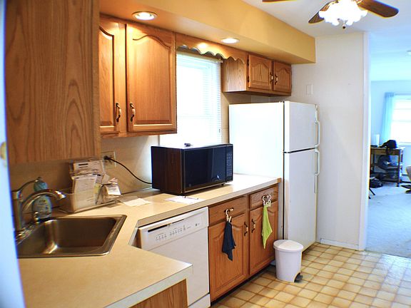 5th image of 327 Desoto Ave