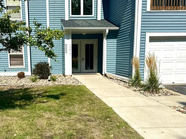 1381 Berry Ridge Rd APT 404, Eagan, MN 55123