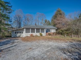 323 Stepp Ave, Hendersonville, NC 28739