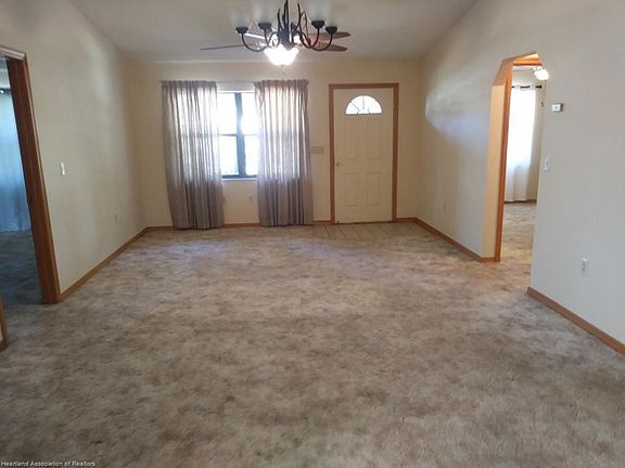 2nd image of 1542 Churchill St