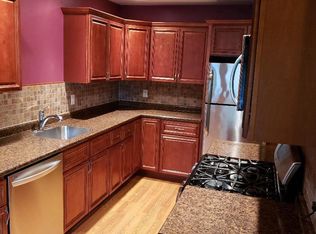 95 Hunters Ln, Newington, CT 06111