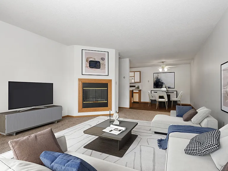 Anoka, MN Dellwood Estates Apartments | Living