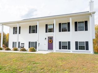 34 Country Side Ct, Middletown, NY 10941