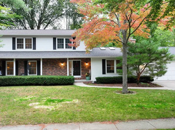 3004 Camberley Ln, Midland, MI 48640