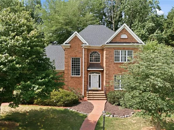 105 Creekstone Ct, Winston Salem, NC 27104