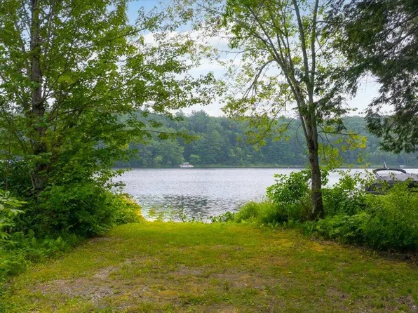 78 Larry Drive, Monmouth, ME 04259