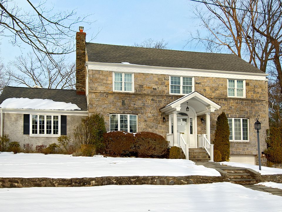 1st image of 6 Columbus Cir