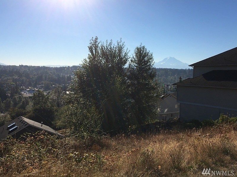 2nd image of 107 66th Avenue Ct E