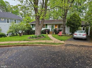 406 Dove Cir SW, Vienna, VA 22180