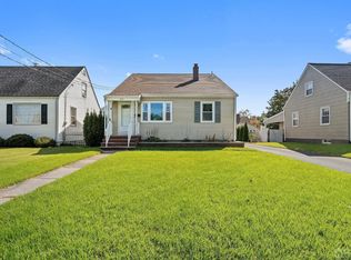 424 Cook Ave, Middlesex, NJ 08846