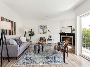 2117 N 107th St UNIT 402, Seattle, WA 98133