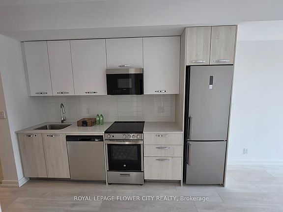 5th image of 75 James St S #712