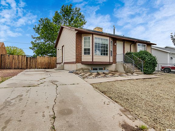 3rd image of 4022 S Powderwood Dr