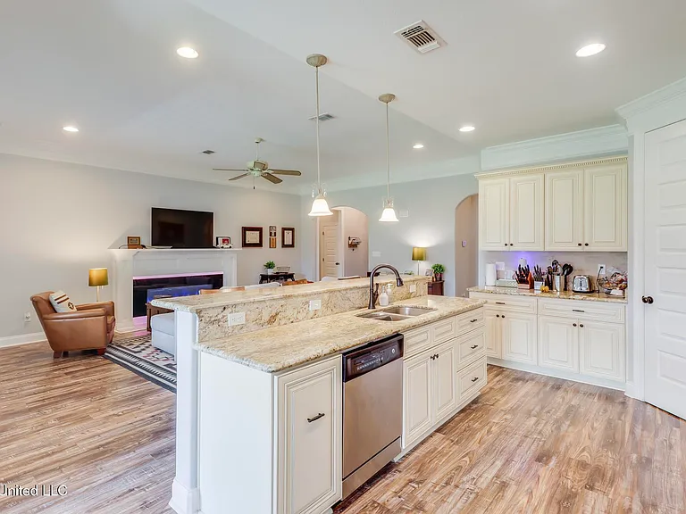 14914 Audubon Lake Blvd — Photo 10