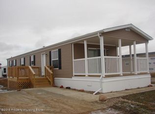 617 Palomino Ln, Dickinson, ND 58601