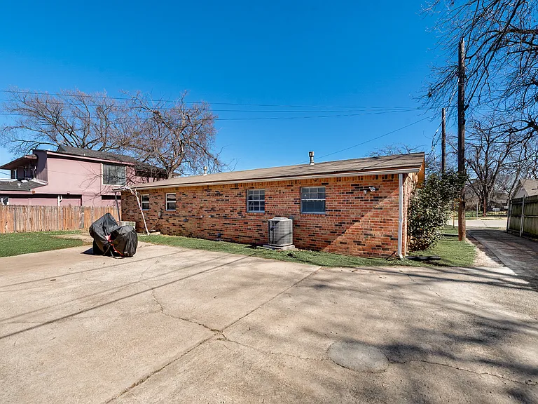 506 N Elm St #A — Photo 17