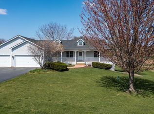 3775 Twin Oaks Dr, Wonder Lake, IL 60097