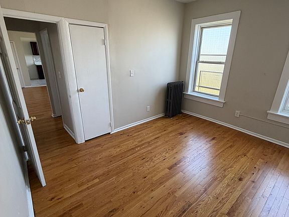 5th image of 220 Roseville Ave #411B