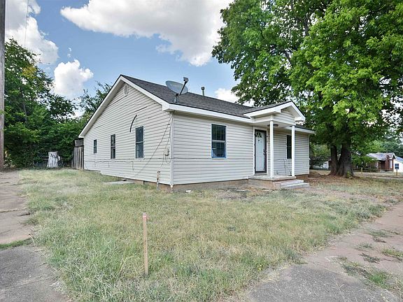 2nd image of 415 W Beech Ave