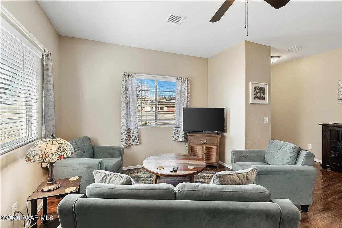 Building Photo - 4679 N Viewpoint Dr #2