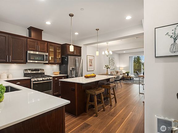 3rd image of 2514 NE Mulberry Walk