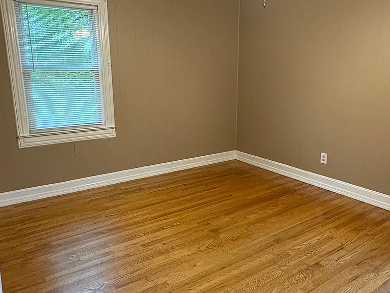 138 Duff Dr — Photo 7