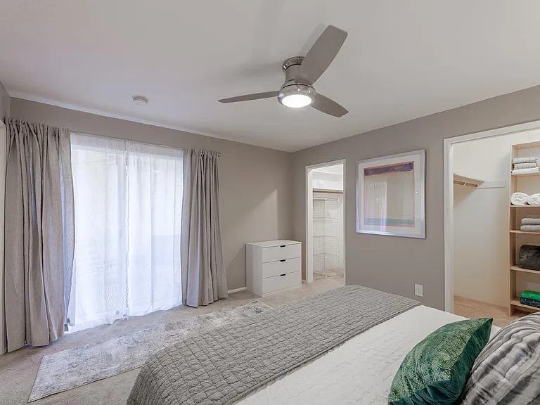 4950 N Miller Rd #340 — Photo 4