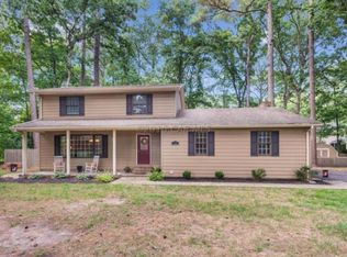 8237 Robin Hood Dr, Salisbury, MD 21804