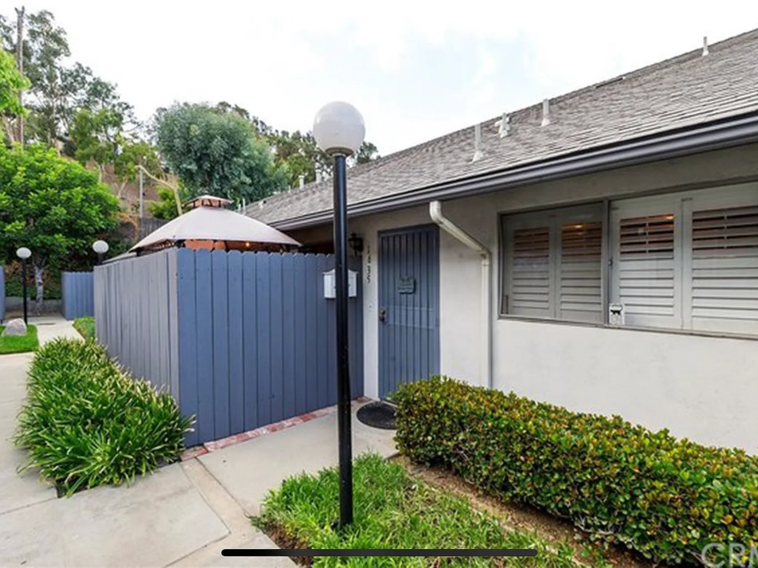 2 bed, 1.5 bath, 900 sqft, $3,200 — Photo 2