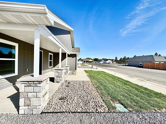 3rd image of 263 Cypress Dr