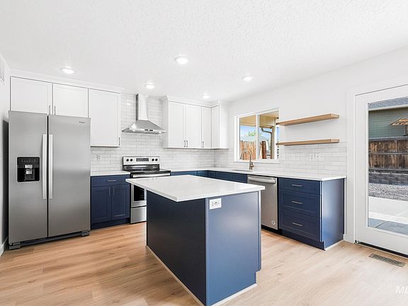 2nd image of 3218 S Jupiter Ave