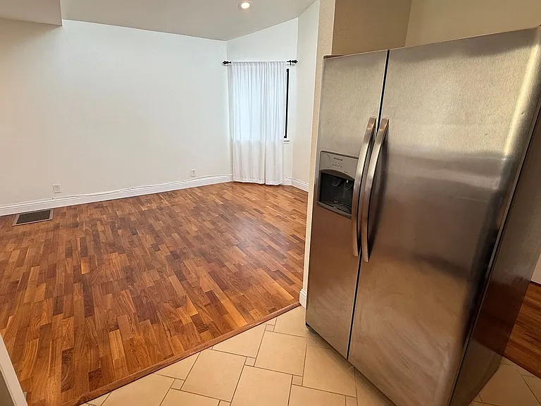 1415 Eddy St — Photo 13